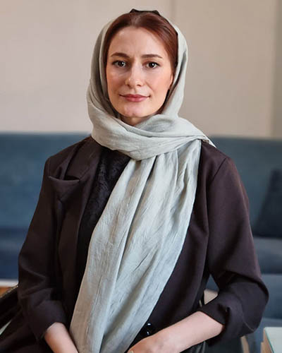 خانم پریسا محمودی--